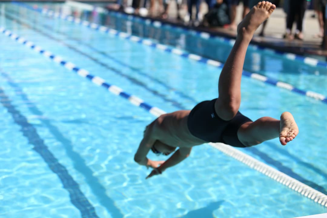 Nadar en una piscina